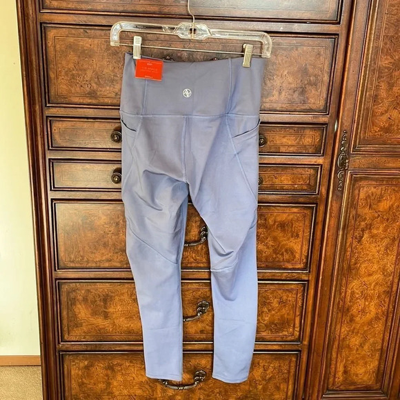 Nwt Adrienne Vittadini light purple woman’s workout leggings - Picture 8 of 13
